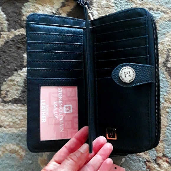 2x*Host Pick*Stone Mountain pretty bonded leather wristlet